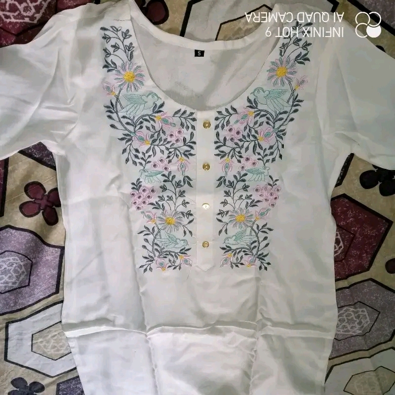 WOMEN WHITE EMBROIDERED KURTI 