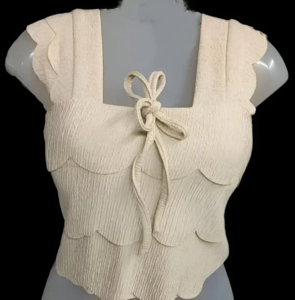 SCALLOP EDGE TEXTURED CROP TOP