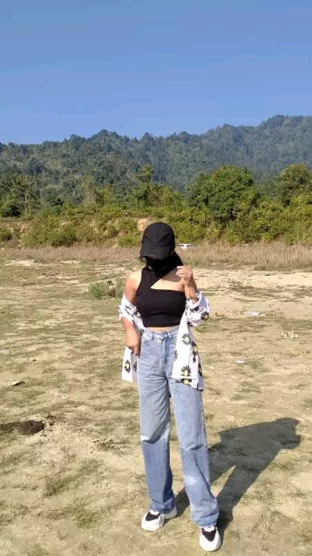 ASYMMETRICAL SHOULDER CROP TOP  